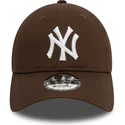 bone-curvo-castanho-ajustavel-9twenty-league-essential-da-new-york-yankees-mlb-da-new-era