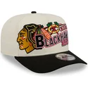 bone-curvo-bege-e-preto-snapback-9fifty-a-frame-classic-da-chicago-blackhawks-nhl-da-new-era