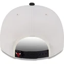 bone-curvo-bege-e-preto-snapback-9fifty-a-frame-classic-da-chicago-bulls-nba-da-new-era