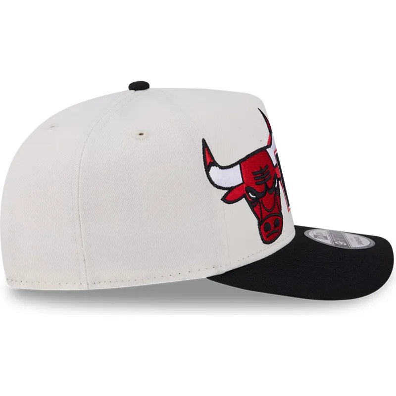 bone-curvo-bege-e-preto-snapback-9fifty-a-frame-classic-da-chicago-bulls-nba-da-new-era
