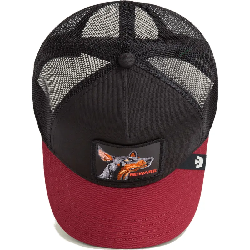 bone-trucker-preto-e-vermelho-cao-dobermann-beware-the-farm-da-goorin-bros