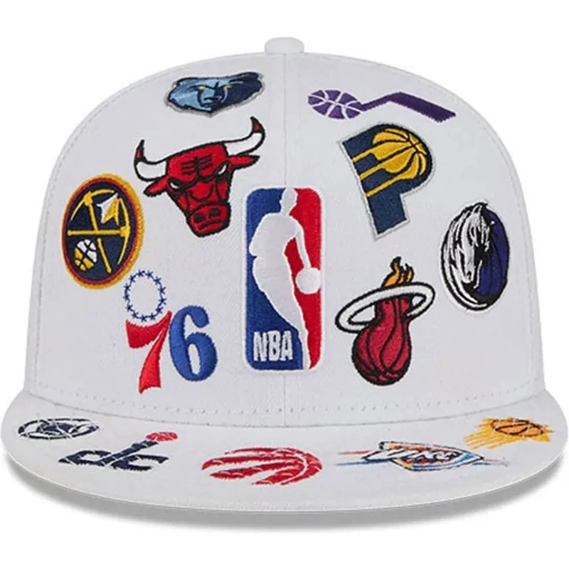 bone-plano-branco-justo-59fifty-all-over-da-nba-da-new-era
