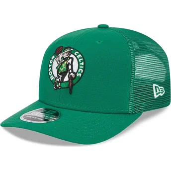 Boné trucker verde 9SEVENTY Stretch Snap Evergreen da Boston Celtics NBA da New Era