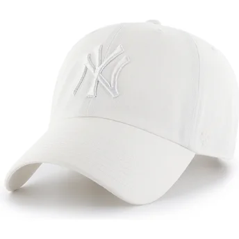 Boné curvo branco com logo branco ajustável Clean Up da New York Yankees MLB da 47 Brand