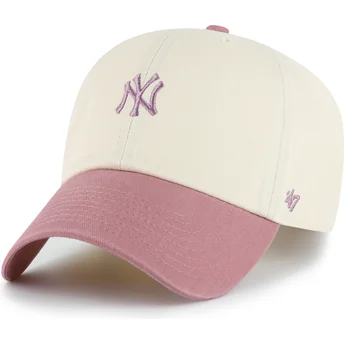 Boné curvo bege e rosa ajustável Clean Up Base Runner Two Tone da New York Yankees MLB da 47 Brand