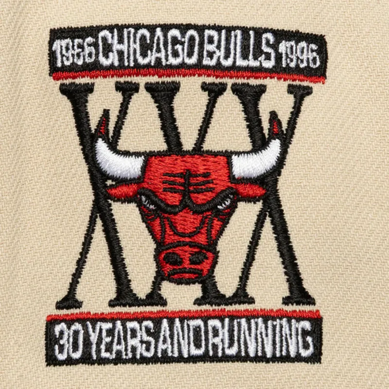bone-plano-preto-e-bege-snapback-across-the-board-da-chicago-bulls-nba-da-mitchell-ness