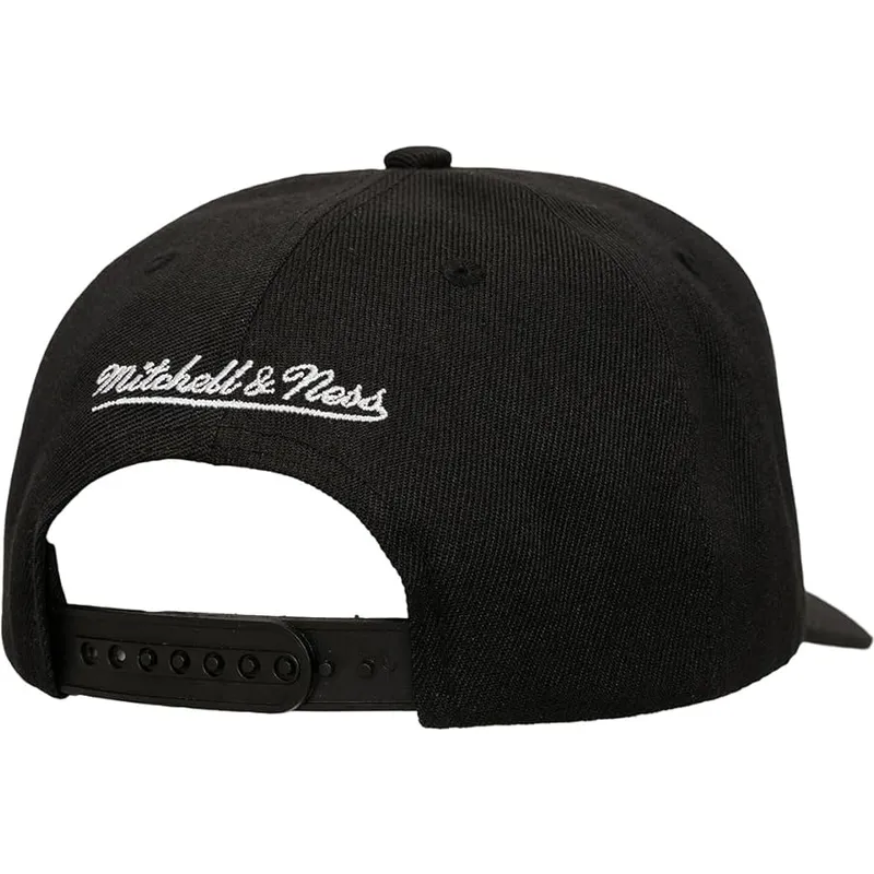bone-curvo-preto-snapback-tilted-pro-da-chicago-bulls-nba-da-mitchell-ness