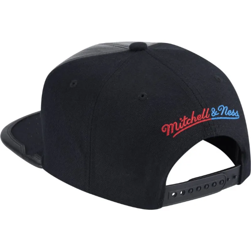 bone-plano-preto-vermelho-e-azul-snapback-day-one-da-chicago-bulls-nba-da-mitchell-ness