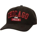 bone-curvo-preto-snapback-shady-suede-pro-da-chicago-bulls-nba-da-mitchell-ness