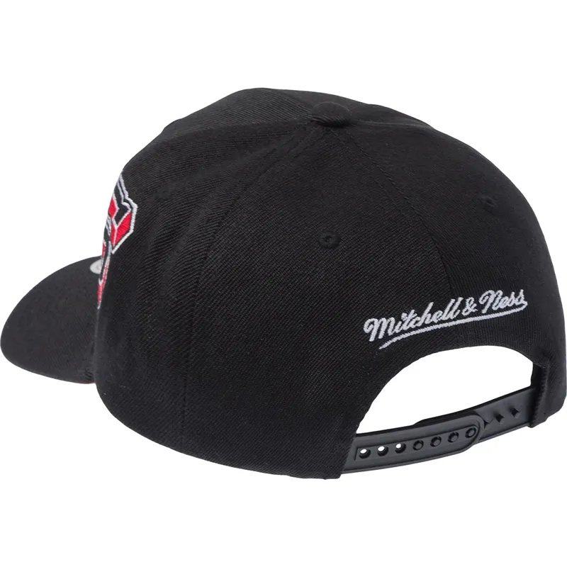 bone-curvo-preto-snapback-hyper-type-pro-da-chicago-bulls-nba-da-mitchell-ness