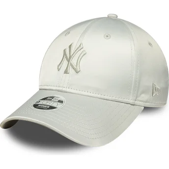 Boné curvo verde ajustável para mulheres 9FORTY Bow Back Satin da New York Yankees MLB da New Era