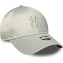 bone-curvo-verde-ajustavel-para-mulheres-9forty-bow-back-satin-da-new-york-yankees-mlb-da-new-era