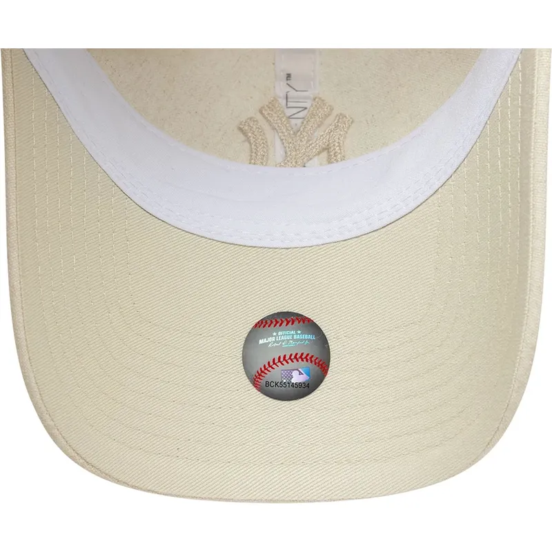 bone-curvo-bege-ajustavel-com-logo-bege-para-mulheres-9twenty-midi-linen-da-new-york-yankees-mlb-da-new-era
