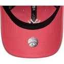 bone-curvo-rosa-ajustavel-com-logo-bege-para-mulheres-9twenty-league-essential-midi-da-new-york-yankees-mlb-da-new-era