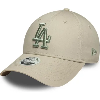 Boné curvo bege ajustável com logo verde para mulheres 9FORTY League Essential da Los Angeles Dodgers MLB da New Era