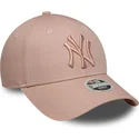 bone-curvo-rosa-ajustavel-com-logo-rosa-para-mulheres-9forty-league-essential-da-new-york-yankees-mlb-da-new-era