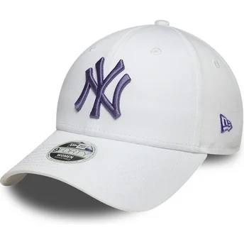 Boné curvo branco ajustável com logo violeta para mulheres 9FORTY League Essential da New York Yankees MLB da New Era