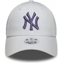 bone-curvo-branco-ajustavel-com-logo-violeta-para-mulheres-9forty-league-essential-da-new-york-yankees-mlb-da-new-era
