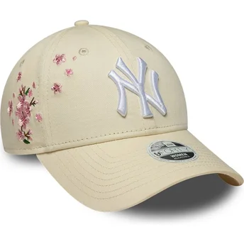Boné curvo bege ajustável para mulheres 9FORTY Floral Icon Side da New York Yankees MLB da New Era