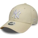 bone-curvo-bege-ajustavel-para-mulheres-9forty-floral-icon-side-da-new-york-yankees-mlb-da-new-era