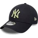 bone-curvo-azul-marinho-ajustavel-com-logo-amarelo-9forty-league-essential-da-new-york-yankees-mlb-da-new-era
