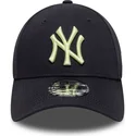 bone-curvo-azul-marinho-ajustavel-com-logo-amarelo-9forty-league-essential-da-new-york-yankees-mlb-da-new-era