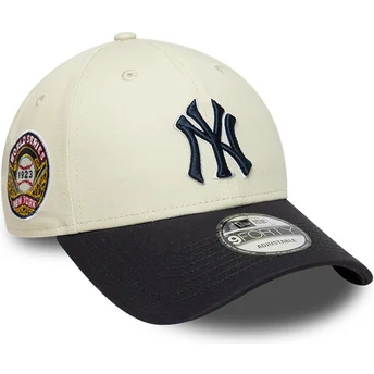 Boné curvo bege e azul marinho ajustável com logo azul marinho 9FORTY World Series da New York Yankees MLB da New Era