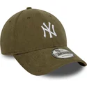 bone-curvo-verde-ajustavel-9forty-soft-cord-da-new-york-yankees-mlb-da-new-era