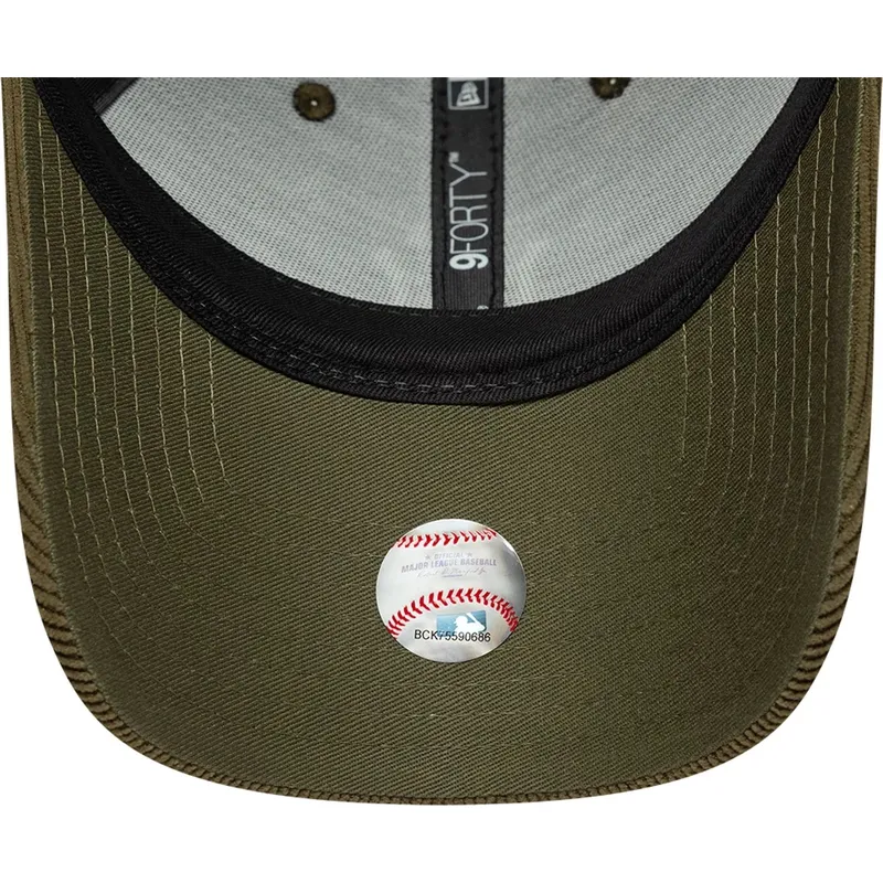 bone-curvo-verde-ajustavel-9forty-soft-cord-da-new-york-yankees-mlb-da-new-era