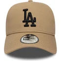 bone-curvo-castanho-snapback-com-logo-preto-e-frame-league-essential-da-los-angeles-dodgers-mlb-da-new-era