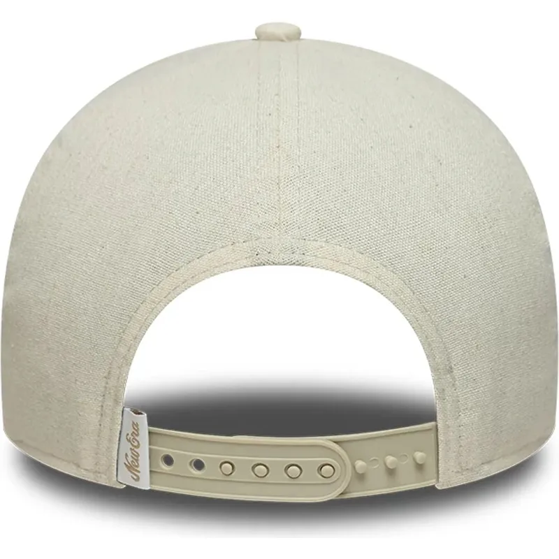 bone-curvo-bege-snapback-e-frame-patch-linen-da-new-era
