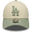 bone-curvo-bege-e-verde-snapback-com-logo-verde-9forty-m-crown-side-script-da-los-angeles-dodgers-mlb-da-new-era
