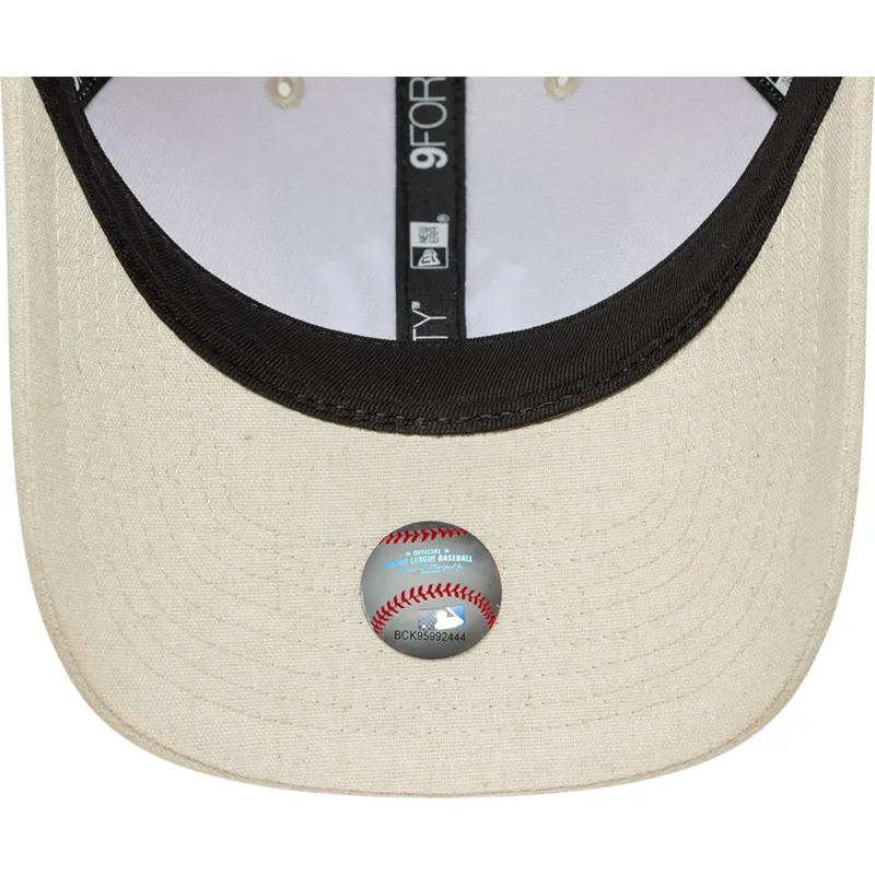 bone-curvo-bege-snapback-9forty-m-crown-linen-da-new-york-yankees-mlb-da-new-era