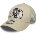 bone-trucker-bege-9forty-m-crown-a-frame-da-new-york-yankees-mlb-da-new-era