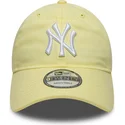 bone-curvo-amarelo-claro-ajustavel-9twenty-league-essential-da-new-york-yankees-mlb-da-new-era
