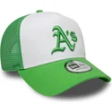 bone-trucker-verde-e-branco-com-logo-verde-a-frame-league-essential-da-oakland-athletics-mlb-da-new-era