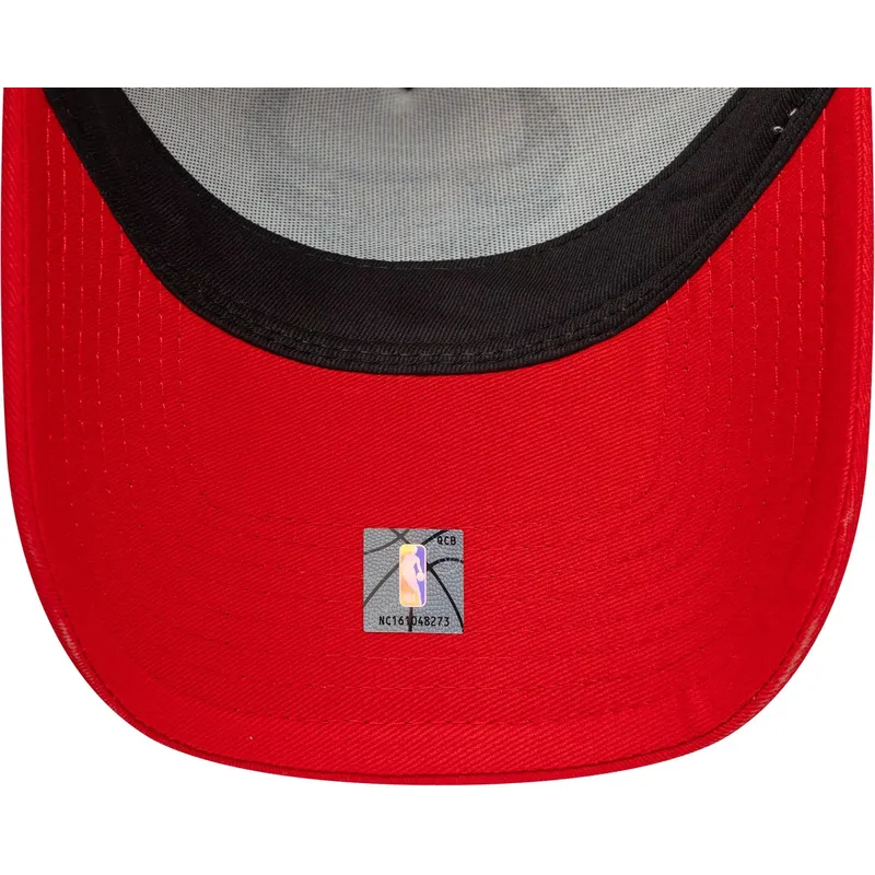 bone-trucker-vermelho-e-branco-a-frame-side-patch-da-chicago-bulls-nba-da-new-era