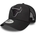 bone-trucker-preto-com-logo-preto-a-frame-outline-da-chicago-bulls-nba-da-new-era