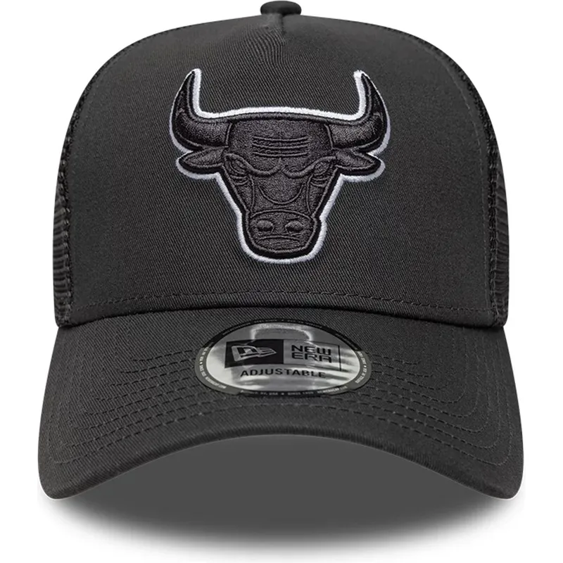 bone-trucker-preto-com-logo-preto-a-frame-outline-da-chicago-bulls-nba-da-new-era