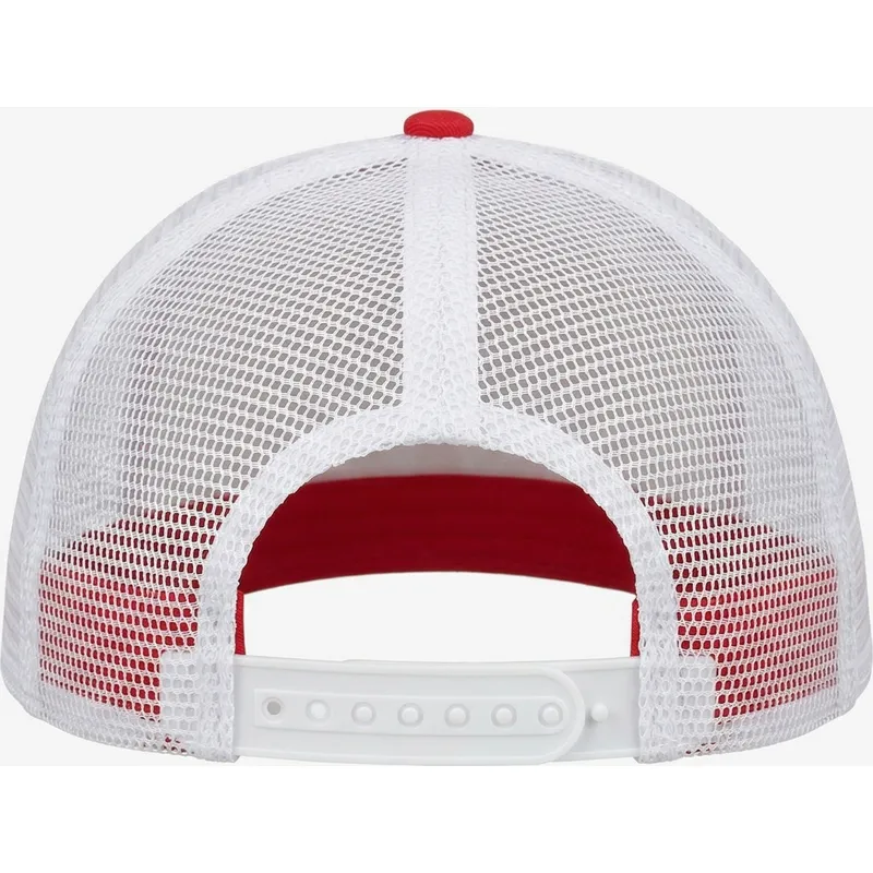 bone-trucker-vermelho-e-branco-underdogs-the-trucker-da-homenage