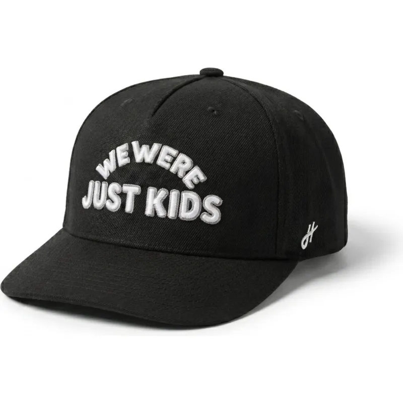 bone-curvo-preto-snapback-just-kids-outline-the-retro-da-homenage