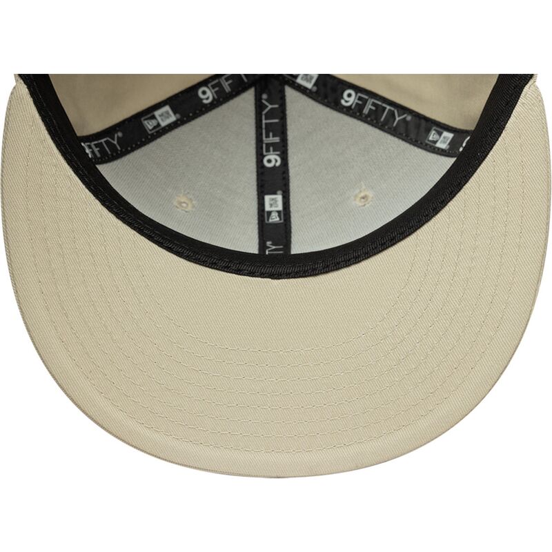 bone-plano-bege-snapback-com-logo-branco-9fifty-league-essential-da-new-york-yankees-mlb-da-new-era