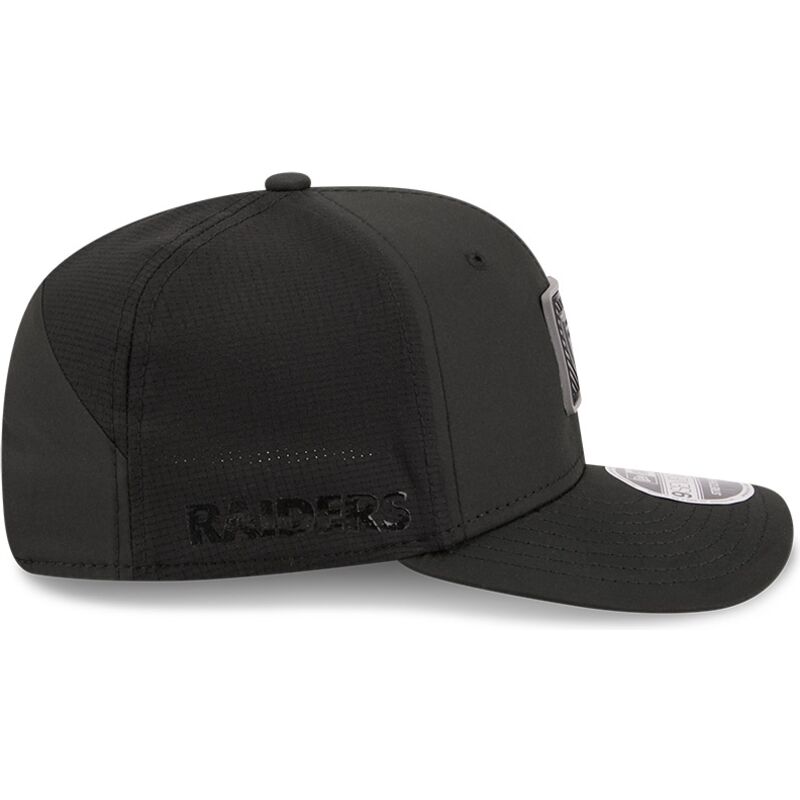 bone-curvo-preto-snapback-9seventy-stretch-snap-training-pack-2026-da-las-vegas-raiders-nfl-da-new-era