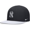 bone-plano-azul-marinho-e-branco-snapback-para-crianca-dri-fit-pro-structured-square-bill-da-new-york-yankees-mlb-da-nike