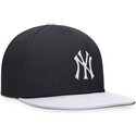bone-plano-azul-marinho-e-branco-snapback-para-crianca-dri-fit-pro-structured-square-bill-da-new-york-yankees-mlb-da-nike