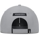 bone-curvo-cinza-ajustavel-primetime-club-structured-uv-poly-ripstop-da-new-york-yankees-mlb-da-nike