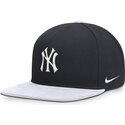 bone-plano-azul-marinho-e-branco-snapback-dri-fit-pro-structured-square-bill-da-new-york-yankees-mlb-da-nike