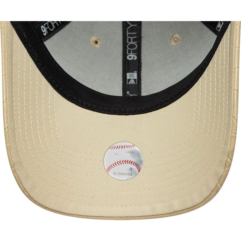 bone-curvo-bege-ajustavel-para-mulheres-com-logo-bege-9forty-pu-pattern-da-new-york-yankees-mlb-da-new-era