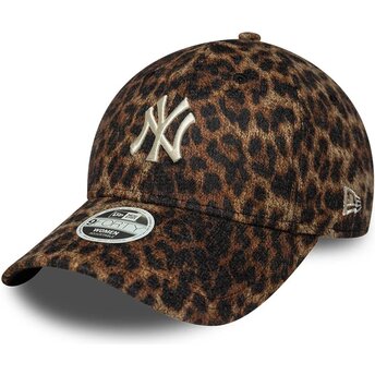Boné curvo leopardo ajustável para mulheres 9FORTY Leãopard Cosy da New York Yankees MLB da New Era