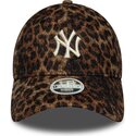 bone-curvo-leopardo-ajustavel-para-mulheres-9forty-leaopard-cosy-da-new-york-yankees-mlb-da-new-era